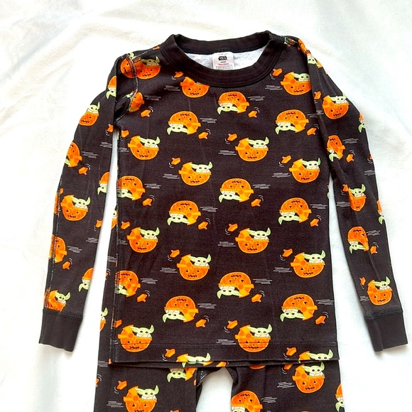 Hanna Andersson Pumpkin Baby Yoda- Grogu Pajamas - Picture 2 of 7